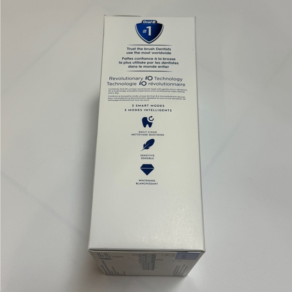 Oral B iO3 rechargeable toothbrush - Picture 4 of 7